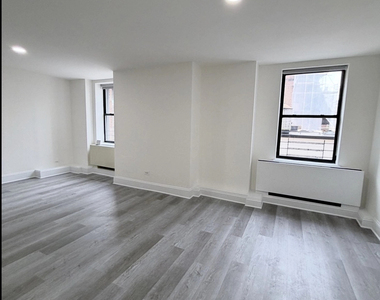 West 34th Street - Photo Thumbnail 13