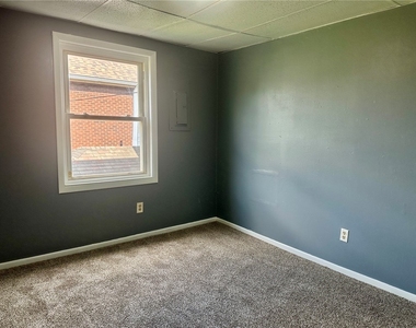 305 Bessemer Ave - Photo Thumbnail 4