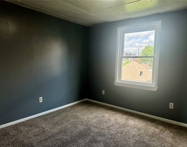 305 Bessemer Ave - Photo Thumbnail 5