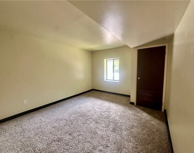 200 Electric Avenue - Photo Thumbnail 6