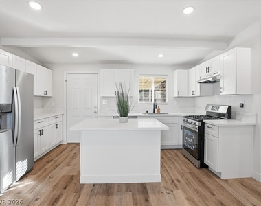 608 Stanford Street - Photo Thumbnail 3