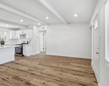 608 Stanford Street - Photo Thumbnail 4