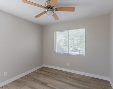 10517 Jeremy Ridge Avenue - Photo Thumbnail 23