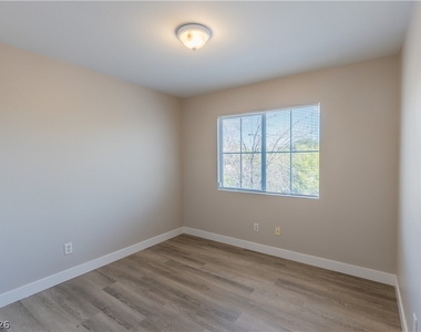 10517 Jeremy Ridge Avenue - Photo Thumbnail 18