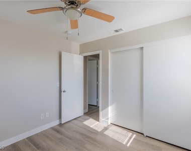 10517 Jeremy Ridge Avenue - Photo Thumbnail 24