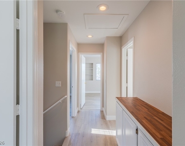 10517 Jeremy Ridge Avenue - Photo Thumbnail 5