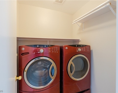 10517 Jeremy Ridge Avenue - Photo Thumbnail 14