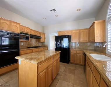 7816 Waterfalls Avenue - Photo Thumbnail 12