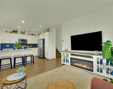 129 Laguna Commons Lane - Photo Thumbnail 13