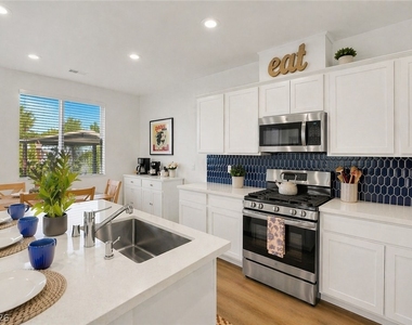 129 Laguna Commons Lane - Photo Thumbnail 11