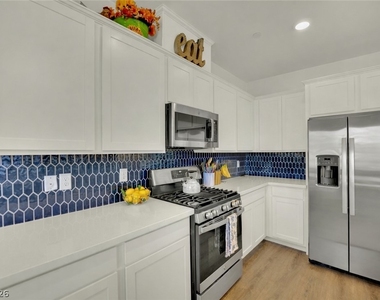 129 Laguna Commons Lane - Photo Thumbnail 8