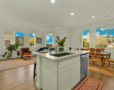 129 Laguna Commons Lane - Photo Thumbnail 10
