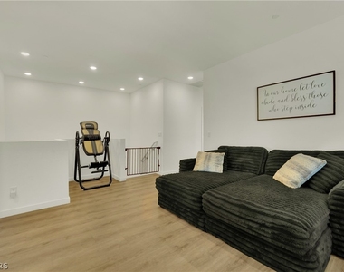 129 Laguna Commons Lane - Photo Thumbnail 17
