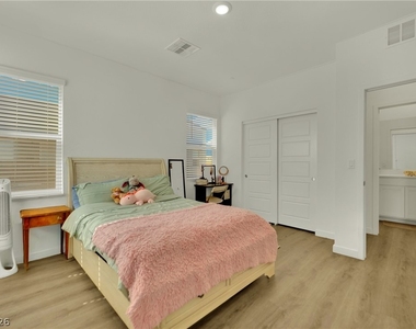 129 Laguna Commons Lane - Photo Thumbnail 23