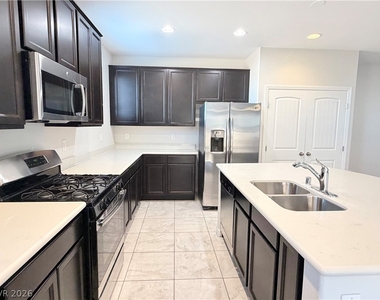 6130 Villa Lante Avenue - Photo Thumbnail 7