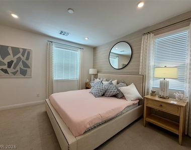 802 Royal Beekman Street - Photo Thumbnail 25