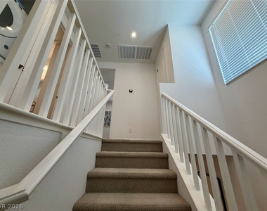 802 Royal Beekman Street - Photo Thumbnail 23
