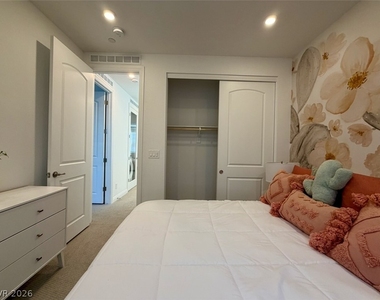 802 Royal Beekman Street - Photo Thumbnail 39