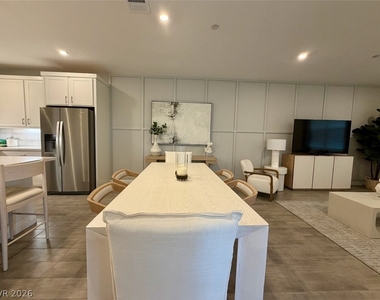 802 Royal Beekman Street - Photo Thumbnail 10