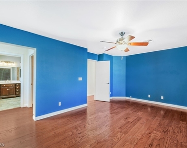 3467 Blue Heather Drive - Photo Thumbnail 12
