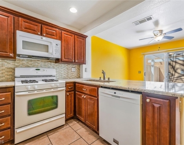 3467 Blue Heather Drive - Photo Thumbnail 8