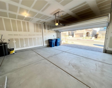 10937 Oregano Avenue - Photo Thumbnail 12