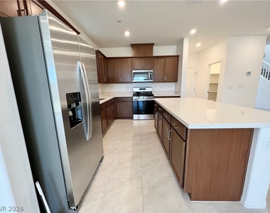 10937 Oregano Avenue - Photo Thumbnail 6