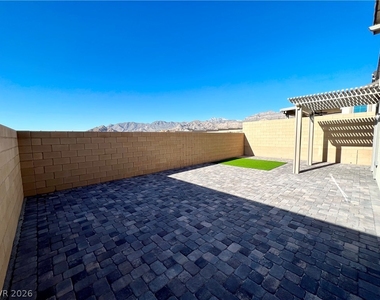 10937 Oregano Avenue - Photo Thumbnail 31