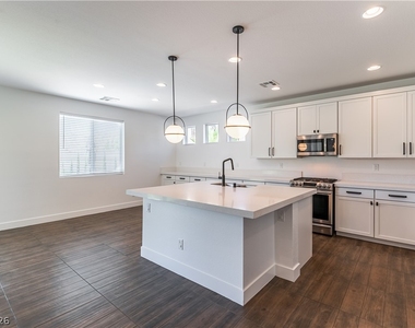 10841 Flying Nell Court - Photo Thumbnail 9