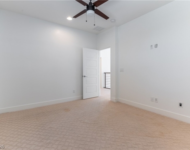 10841 Flying Nell Court - Photo Thumbnail 21