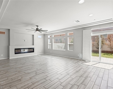 10116 Cascadia Creek Street - Photo Thumbnail 13