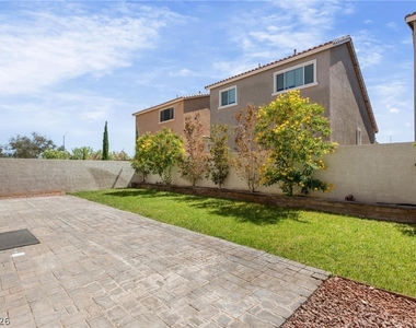 10116 Cascadia Creek Street - Photo Thumbnail 4