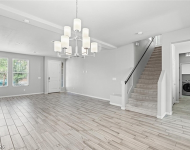 10116 Cascadia Creek Street - Photo Thumbnail 9