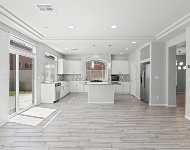 10116 Cascadia Creek Street - Photo Thumbnail 16