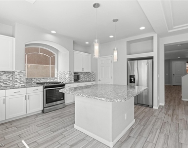 10116 Cascadia Creek Street - Photo Thumbnail 18