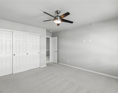 10116 Cascadia Creek Street - Photo Thumbnail 35