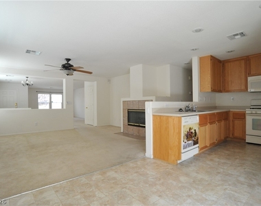 8228 Corset Creek Street - Photo Thumbnail 5