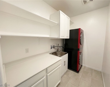 7035 Denio Island Street - Photo Thumbnail 27
