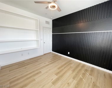 7035 Denio Island Street - Photo Thumbnail 14