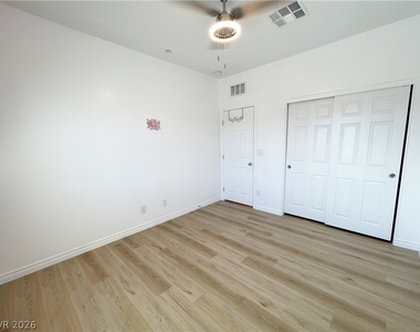 7035 Denio Island Street - Photo Thumbnail 11