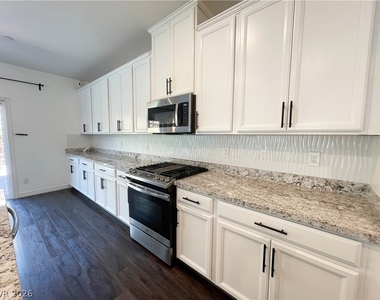 7035 Denio Island Street - Photo Thumbnail 6
