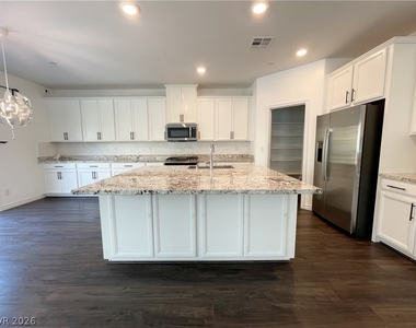 7035 Denio Island Street - Photo Thumbnail 4