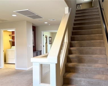 6825 Philharmonic Ave - Photo Thumbnail 40