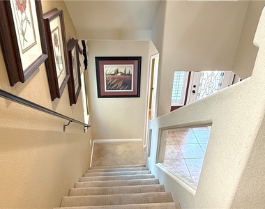 6825 Philharmonic Ave - Photo Thumbnail 19