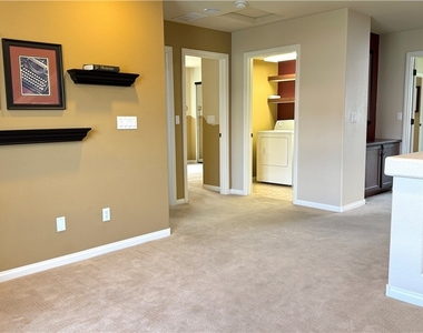 6825 Philharmonic Ave - Photo Thumbnail 39