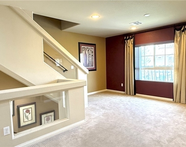 6825 Philharmonic Ave - Photo Thumbnail 37