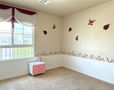 6825 Philharmonic Ave - Photo Thumbnail 36
