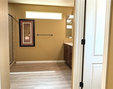 6825 Philharmonic Ave - Photo Thumbnail 25