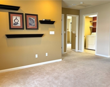 6825 Philharmonic Ave - Photo Thumbnail 38