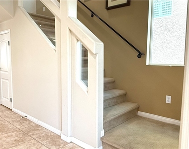 6825 Philharmonic Ave - Photo Thumbnail 16